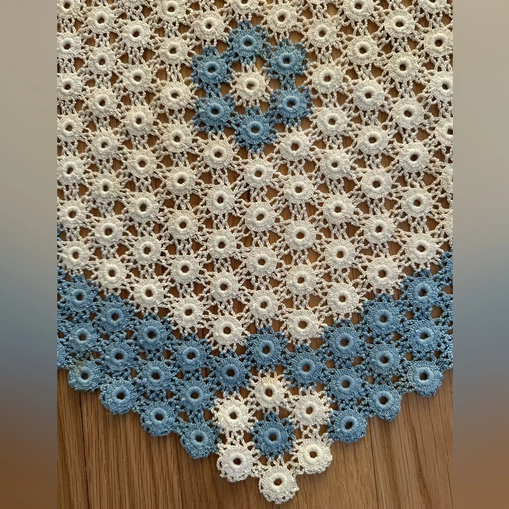 Vintage Hand-Tatted Star Blossom Grandma Handmade Dresser Scarf or Table Runner